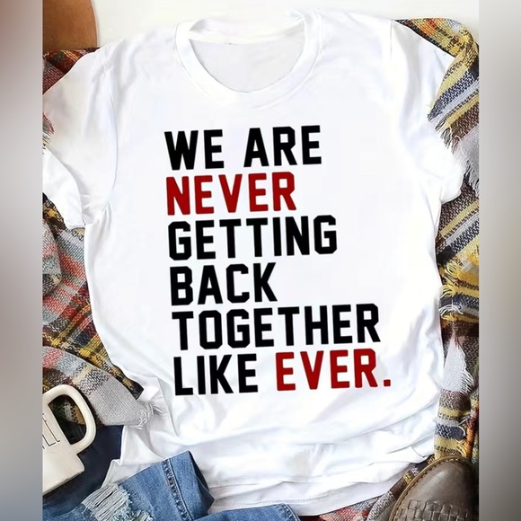 Taylor Swift 3 piece Bundle 🫶1989 Swiftie bundle!🫶 Tshirt,Sweatshirt - Picture 2 of 4